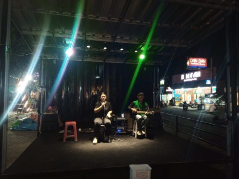 Live Band Harian Pasar Modern Sentraland Parung Panjang, Pengunjung Bisa Ikut Bernyanyi Sambil Kulineran