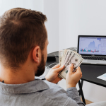 Ilustrasi investasi modal kecil mulai dari Rp10.000 aman terdaftar OJK