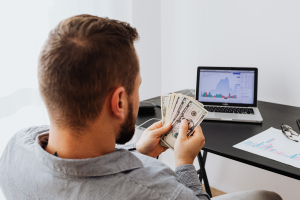 Ilustrasi investasi modal kecil mulai dari Rp10.000 aman terdaftar OJK