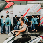 Peta transportasi Indonesia dengan ikon pesawat, kereta api, bus dan ojek online
