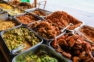 Suasana tempat makan enak dan terjangkau di wilayah Tangerang, Banten