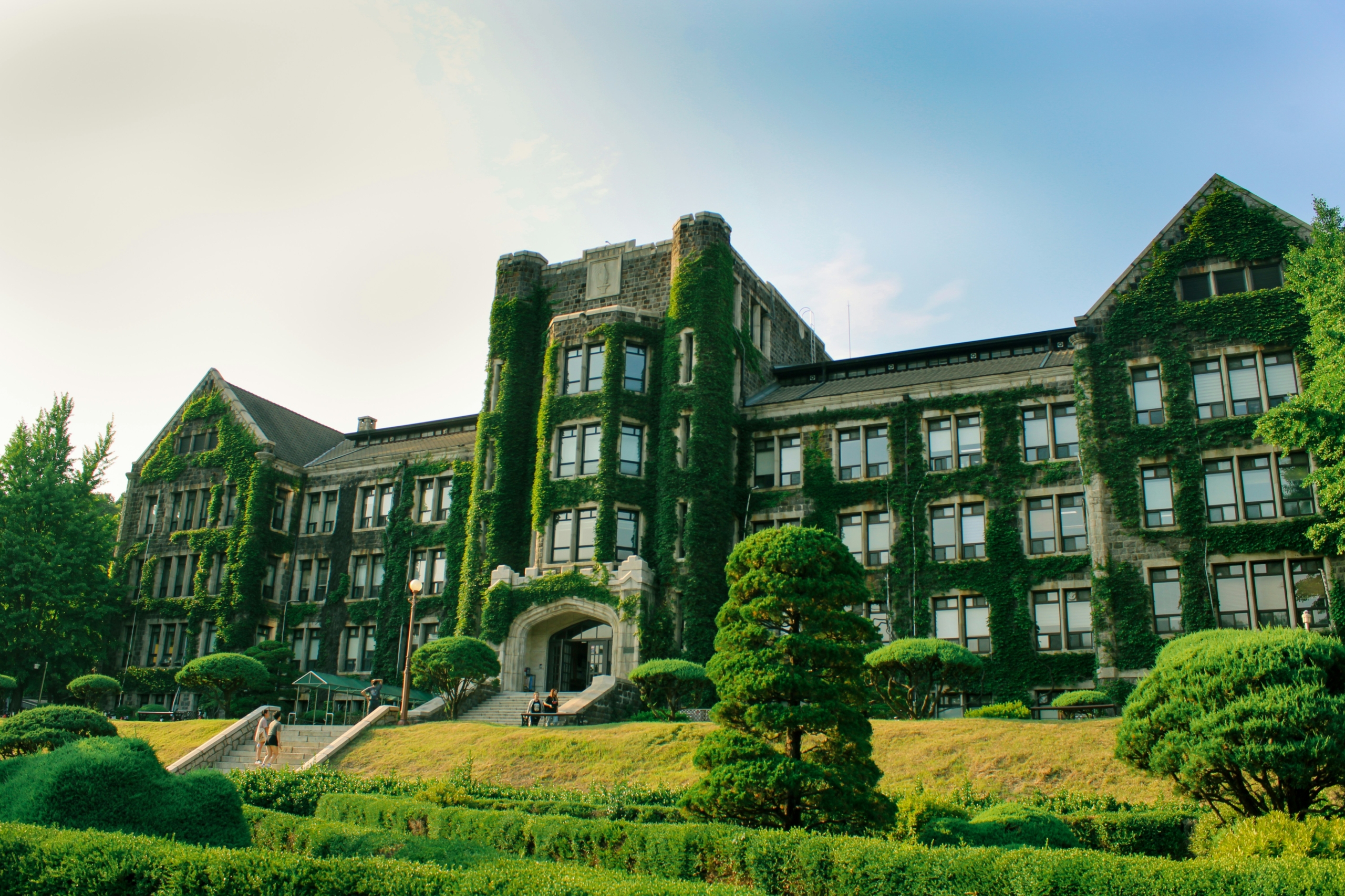 Ilustrasi mahasiswa internasional di kampus Korea Selatan sebagai gambaran program Beasiswa Global Korea Scholarship (GKS).