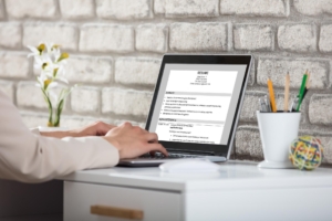 Cara membuat CV ATS yang lolos screening HR tahun 2026 untuk meningkatkan peluang diterima kerja