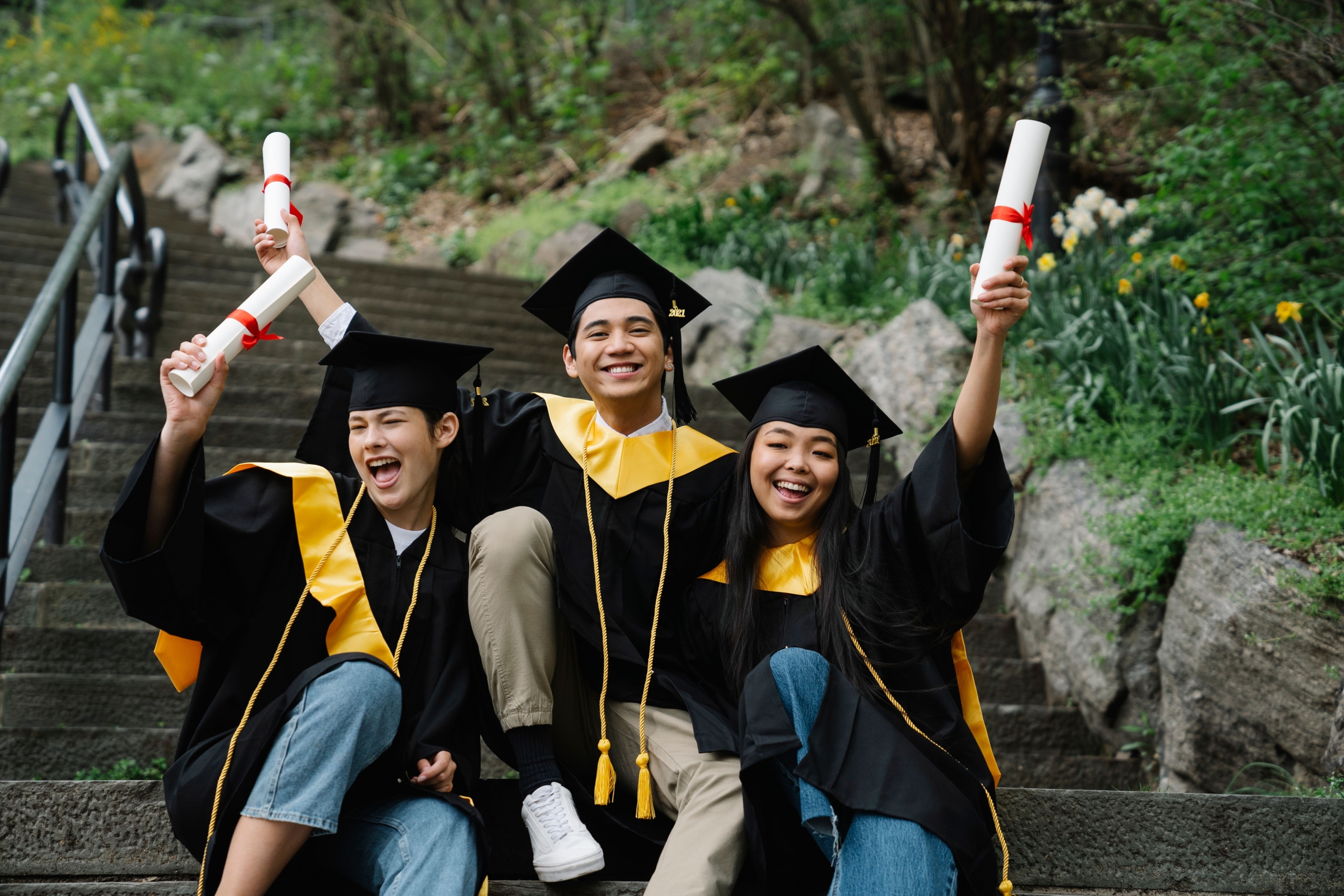 Mahasiswa Indonesia mencari informasi beasiswa Juli 2026