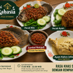 Menu andalan Kedai Tepi Rahasia di Parung Panjang terdiri dari Pecak Ayam, Pecak Nila, Pecak Gurame, dan Ayam Kukus Jahe dengan Sambal Rempah Formula Tepi Rahasia.