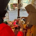 Pelaku UMKM kuliner Nusantara menggunakan teknologi digital untuk mengembangkan usaha