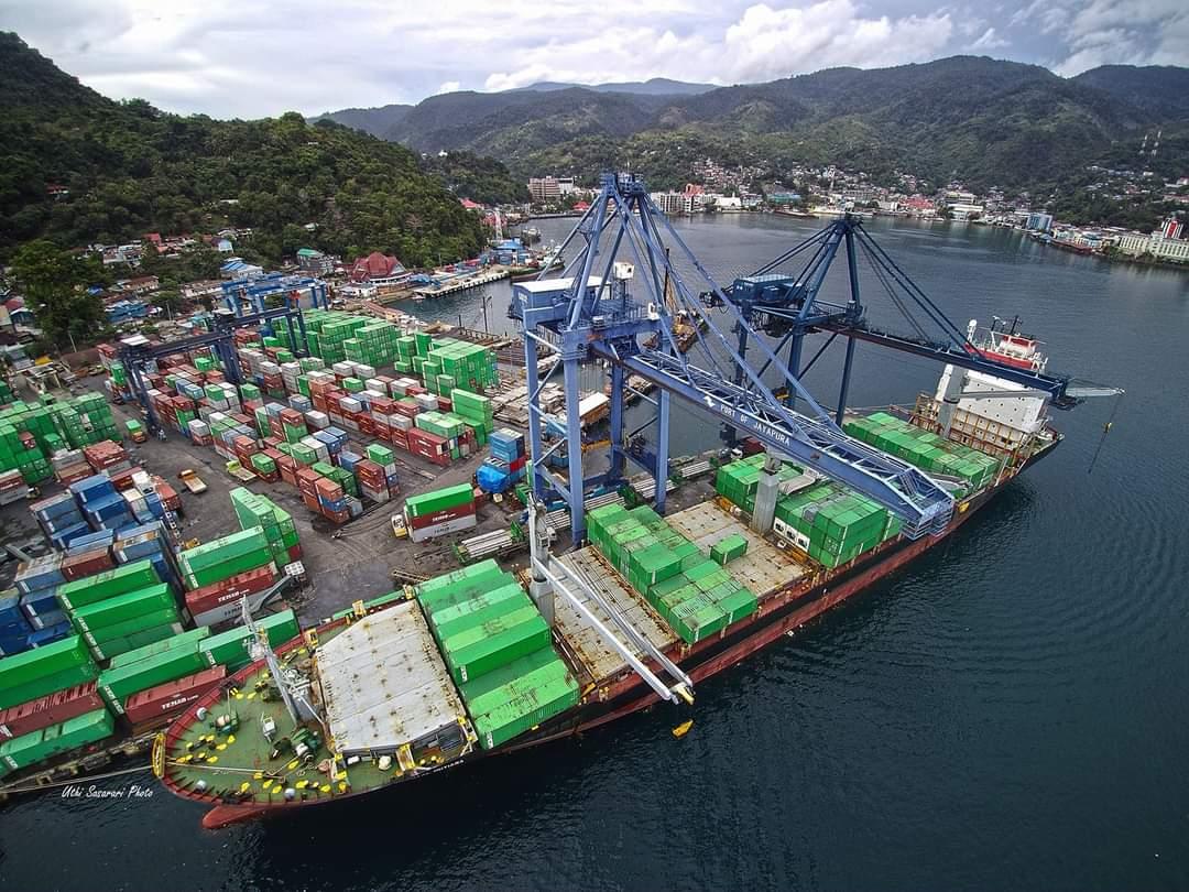 Aktivitas ekonomi masyarakat Papua yang didukung pembangunan infrastruktur
