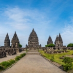 Suasana kawasan Malioboro di Yogyakarta yang menjadi salah satu destinasi wisata favorit wisatawan.